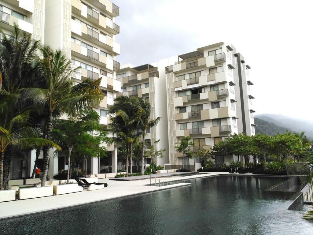 By The Sea Beachfront Penang Batu Ferringhi Exterior photo